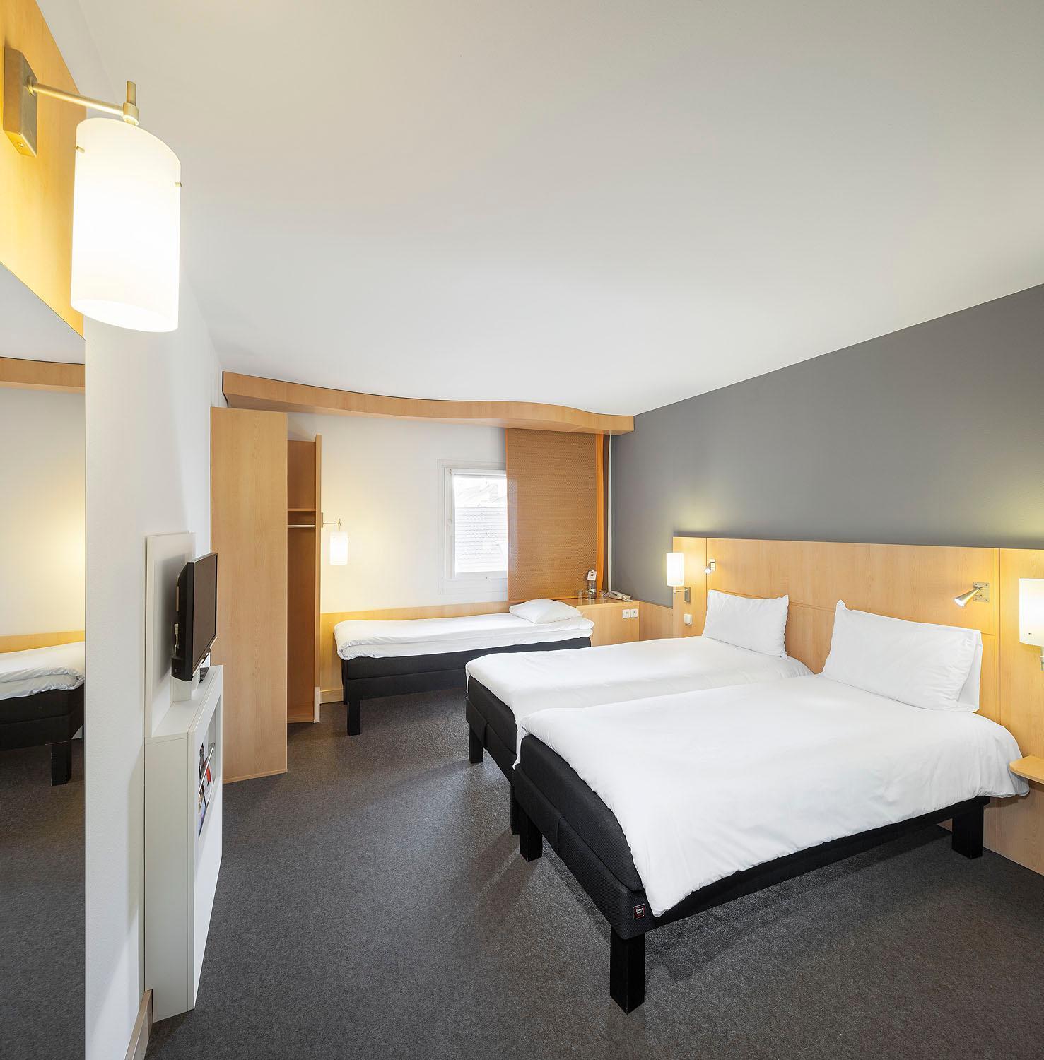 Standard Room With Three Single Beds,1188691663:JPEG